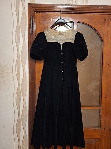 Личные вещи: Qadın paltarı – qara məxmər, midi uzunluqda - Üst hissə: bəj rəngli — 2