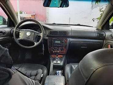 passat b5 qranat: Volkswagen Passat (sedan), qara rəng. - Korpus: 4 qapılı, xrom yan — 7