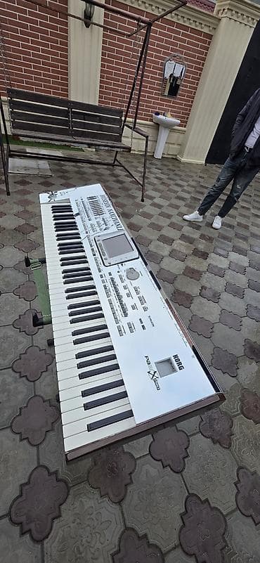 korg pa3: Sintezator, Korg — 8