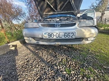 Toyota Corolla: 1.8 l | 2000 il Sedan