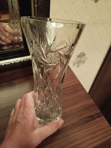 gùldan: Bir vaza, Xrustal — 2