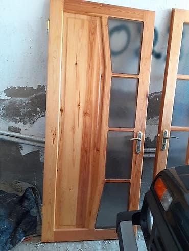 Ağac qapılar – şüşəli dekor paneli ilə - Material: təbii ağac (şam — 2