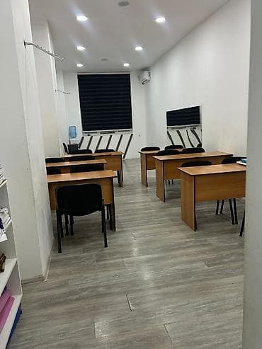 Tədris və ya seminarlar üçün hazır dərs otağı - İşıqlı, geniş və — 2