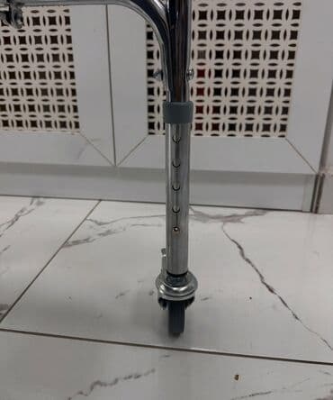 унитаз для инвалидов переносной: Təkərli və tənzimlənən hündürlüklü bu oturacaq, xəstə karşok unitaz — 5