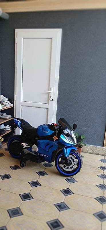 oğlan profil şekilleri: Uşaq elektrik motosikleti – idman üslublu, mavi rəng - Realistik — 6