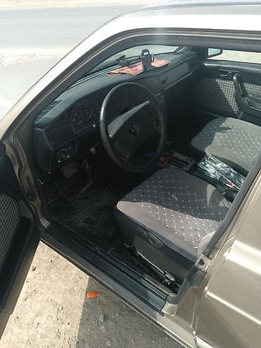 mersedes starter: Mercedes-Benz 190 (W201): 2 l | 1992 il Sedan — 4