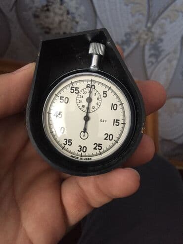 addım ölçən proqram: SSRİ istehsalı olan mexaniki saniyəölçən. İdman yarışlarında və ya — 1