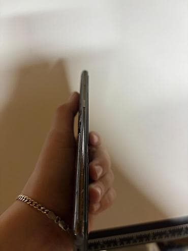 mi mix 4: Xiaomi Mi 9, 64 GB, rəng - Qara, 
 Qırıq — 3