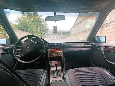 Транспорт: Mercedes-Benz E 300: 3 л | 1994 г. Седан — 4