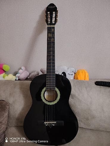 qədimi pullar: Klassik gitara, İşlənmiş, Pulsuz çatdırılma — 1