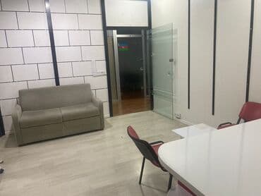 arenda hotel: 700 AZN ( 19m²) Qiymətə daxildi: resepşn xidməti İnternet Təmizlik — 2