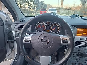 mersedes a klas: Opel Astra: 1.3 l | 2009 il 272000 km Universal — 2