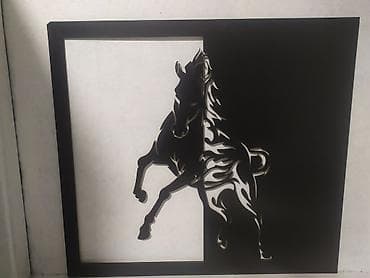 Fanerka kəsilmiş at siluetli divar dekoru - Material: qara rəngli