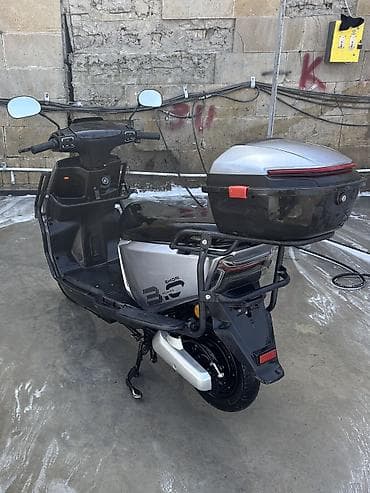 kugoo m4 pro: - 2025, 50 sm3, 2024 il, 1500 km — 2