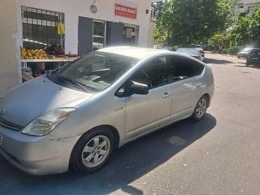 Nəqliyyat: Gümüşü rəngli Toyota Prius avtomobili. kreditlə 29ay 550azn — 2
