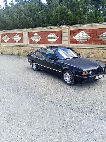 range rover buferi: BMW 5 Series E34 sedan - Korpus: qara rəng, klassik E34 dizaynı — 2