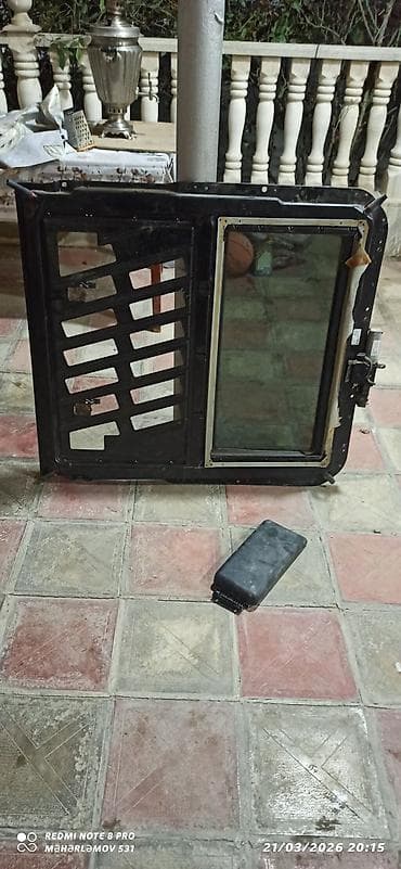 qapı bağlayan: Mercedes Benz w 202 kuzanın(çeşqanın) panarama luku və qolaltının — 1