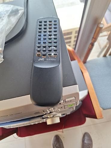 iphone 11 kamera: JVC mini Hi-Fi musiqi mərkəzi + 2 akustik sütun Xüsusiyyətlər: - JVC — 5