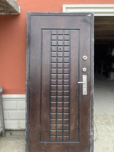 Dəmir giriş qapısı və qutu (kasa) komplekti - Material: möhkəm metal