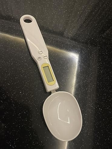 Rəqəmsal qaşıq tərəzi - Mətbəx üçün dəqiq ölçmə aləti: un, şəkər lalafo.az -da Rəqəmsal qaşıq tərəzi - Mətbəx üçün dəqiq ölçmə aləti: un, şəkər