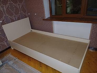 tek matras: Ağ rəngdə tək nəfərlik çarpayı karkası - Ölçü: təxminən 90x200 sm — 2