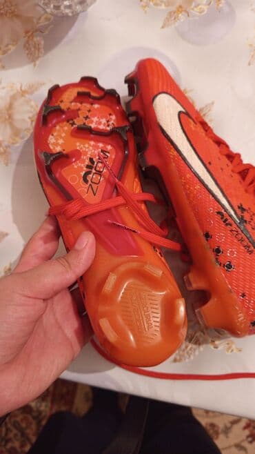 idmançı şəkilləri: Butslar Nike, Ölçü: 37, İşlənmiş — 2