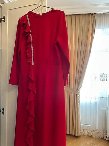 yun don: Qırmızı rəngli uzun don - Kəsim: A-kəsim, axıcı siluet - Qol: Uzun — 2