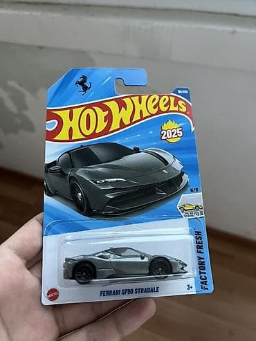 sürücülük kitabı 2024: Ferrari, 2025 il, 1:64, Dəmir — 4