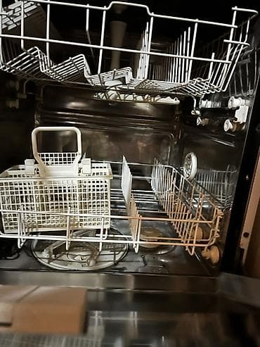 kamera işlənmiş: Qabyuyan maşın Smeg, Tam qabaritli (60 sm.), İşlənmiş — 2