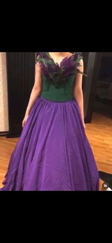 bənövşəyi donlar: Turkiyede 1200 manata tikdirilib. 36-38-40 olcu. Korsetlidir — 2