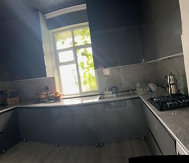 Gülüstan qəsəbəsində kombi sistemli ev satılır. - Torpaq: 4 sot - — 2