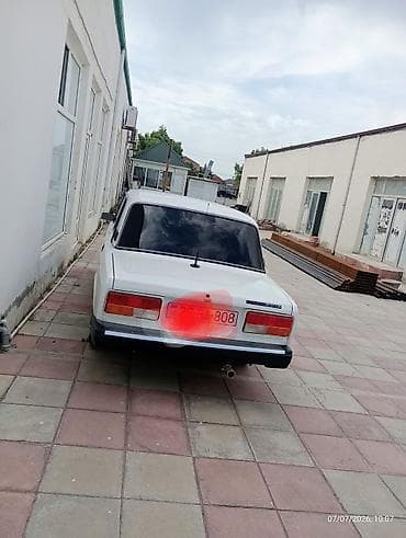 vaz 2107 abirsofka: VAZ 2107 sedan – ağ rəng, 4 qapı, arxaqapıdan ötürücü (RWD). Mexaniki — 4
