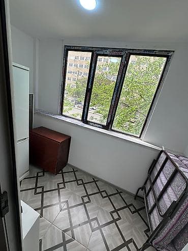 kiraye ev nermanovda: Yasamal rayonu, Elmlər metrosunun yaxını, Nəşriyyatın qarşısı, köhnə — 7