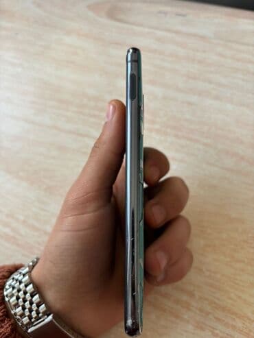 разбитый телефон fly: Samsung Galaxy S10e, rəng - Yaşıl, Qırıq — 4