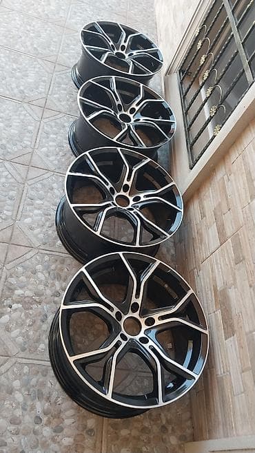 Yağlar və avtokimyəvi maddələr: 18 lik Disk .Avtomobil üçün yüngül lehimli disklər dəsti - Miqdarı: 4 — 5