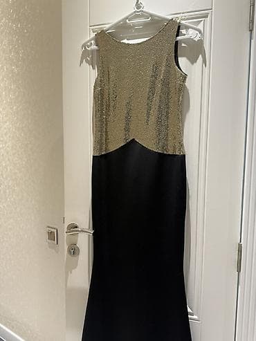 Zərif axşam/libas - Model: uzun, düz kəsim - Rəng: qara ətək hissəsi +