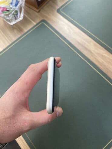 iphone c: IPhone 11, 128 GB, Ağ, Simsiz şarj, Face ID — 4