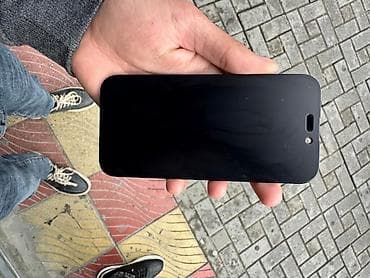 iphone telfonlar: IPhone 14 Pro ekrani qurasdirma daxil ustunde qragdan gorunmeye — 1