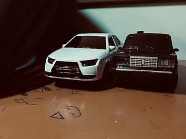 Masaüstü üçün model avtomobil dəsti - 1 ədəd ağ sedan model avtomobil