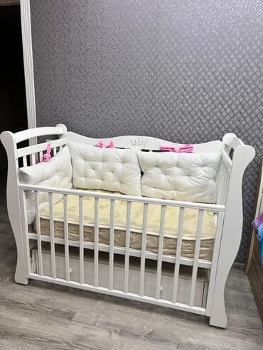 yas tortlari: Oğlan və qız üçün, Dördbucaq, Beşik, Dəst ilə, Matras ilə, Yellənmə mexanizm ilə — 5