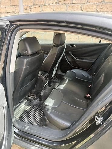 bufer satisi: Volkswagen Passat: 2 l | Sedan — 6