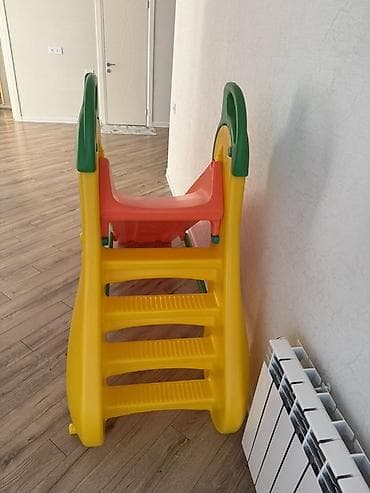 Uşaq üçün plastik sürüşkən - Rənglər: narıncı sürüşmə səthi, sarı — 3