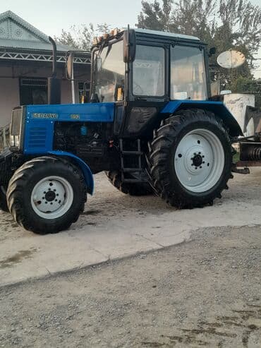 Belarus 892 traktor - Güclü dörd silindrli dizel mühərrik, ön dartı