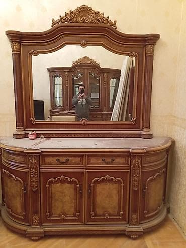 servant qablari: Klassik üslubda taxta bufet-güzgü dəsti - Material: təbii ağac və — 1