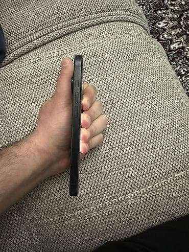 samsung galxy j2: IPhone 16 Pro, 256 GB, Qara, Zəmanət, Face ID — 3