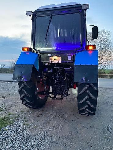 Холодильное оборудование: Belarus 892 traktor Xüsusiyyətlər: - Model: Belarus 892 (etiket — 10