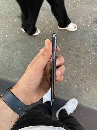mac pro: IPhone 11 Pro, Space Gray — 2