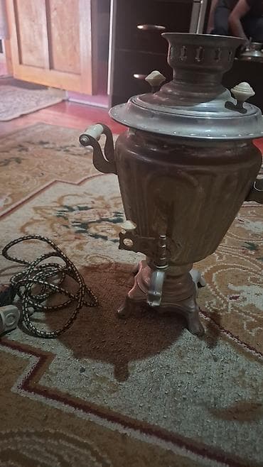 Klassik metal samovar elektrik. qədim. LATUN unvani Əmircan -