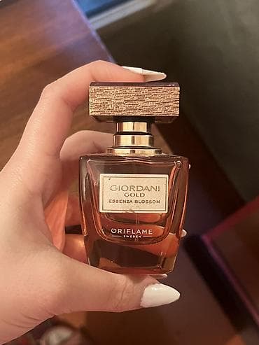 qizil satisi: Oriflame Giordani Gold Essenza Blossom yenidir bir defe istifade — 1