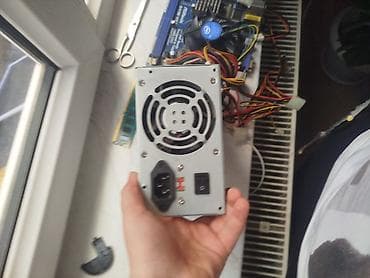 kampütür: Qida bloku Thermaltake, 300 W — 4